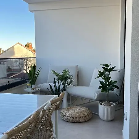 Modern Mediterranean Superior